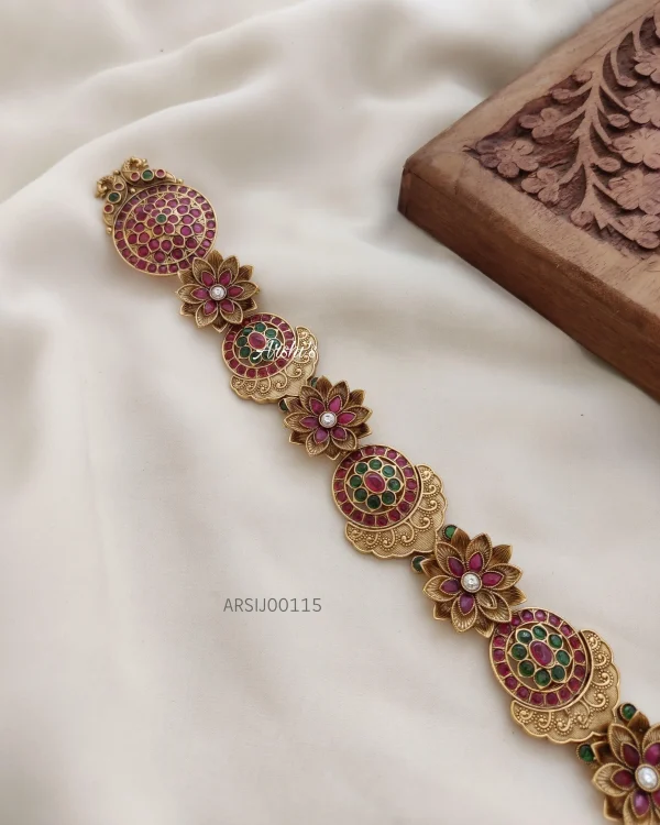 Flower Design Kemp and Green Stone Jada Billa