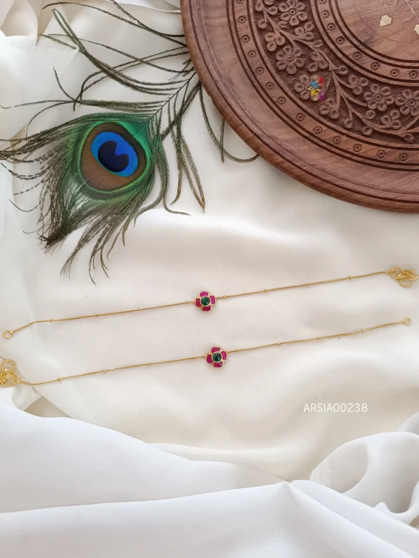 Elegant Jadu Kemp Anklets