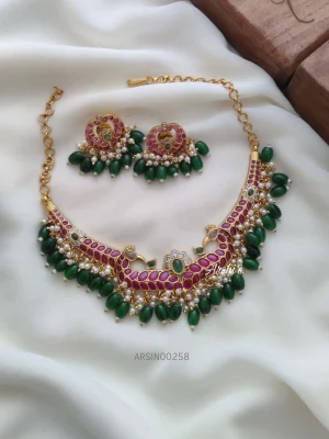 Bridal Green Bead Kemp Necklace
