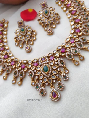 Dazzling Kemp and Green Stone Necklace