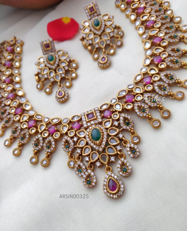 Dazzling Kemp and Green Stone Necklace
