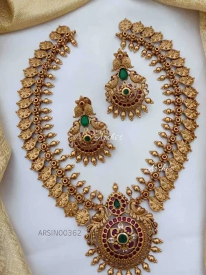 Dazzling Matte Peacock Design Necklace