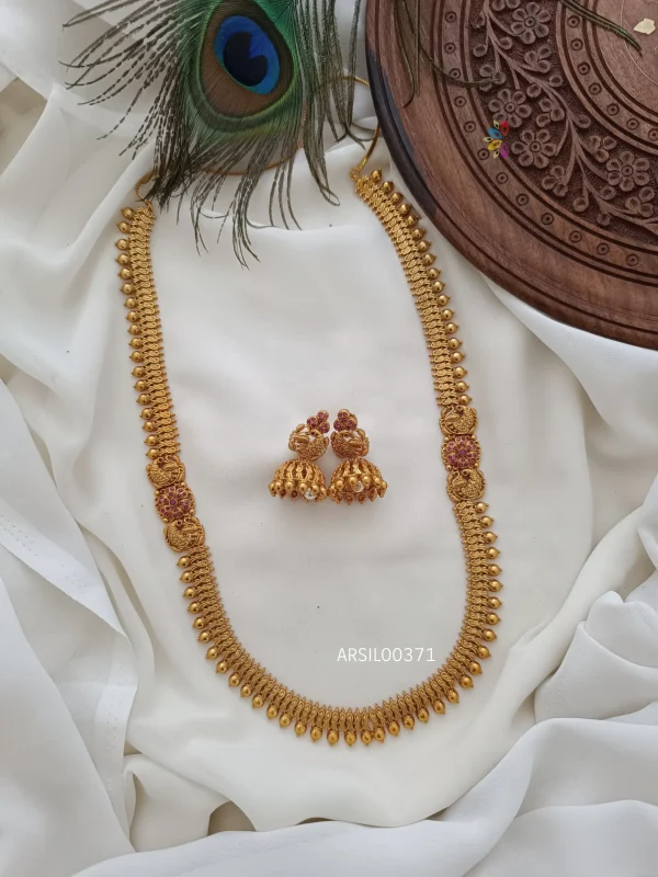 Elegant Peacock Red Stone Haram