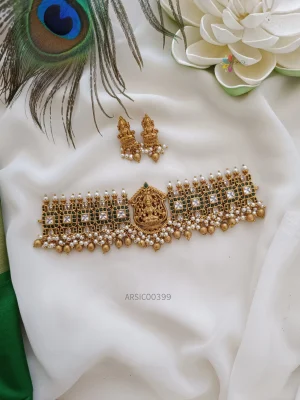 Green and White Stone Temple Choker