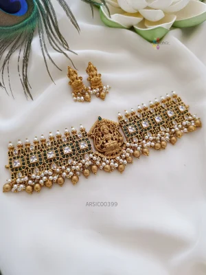 Green and White Stone Temple Choker