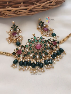 Beautiful Green Beads Choker