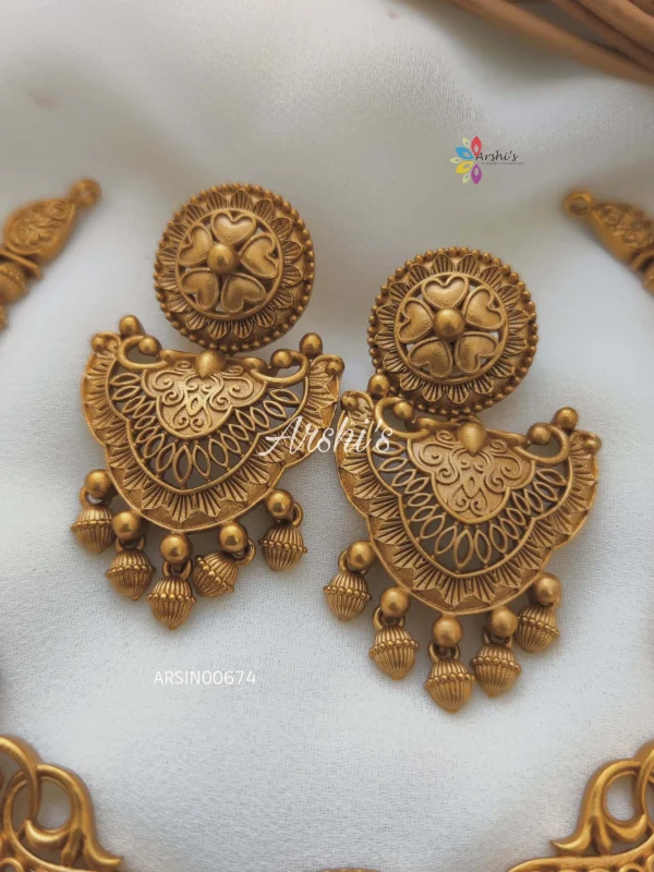 Beautiful Golden Flower Design Necklace