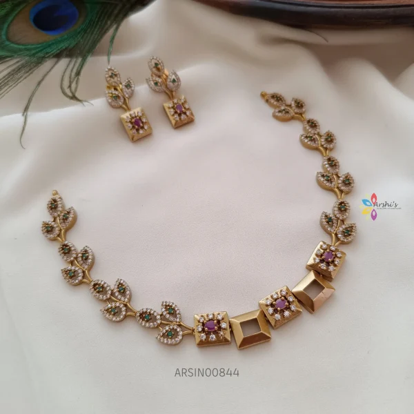Trendy AD flower design necklace