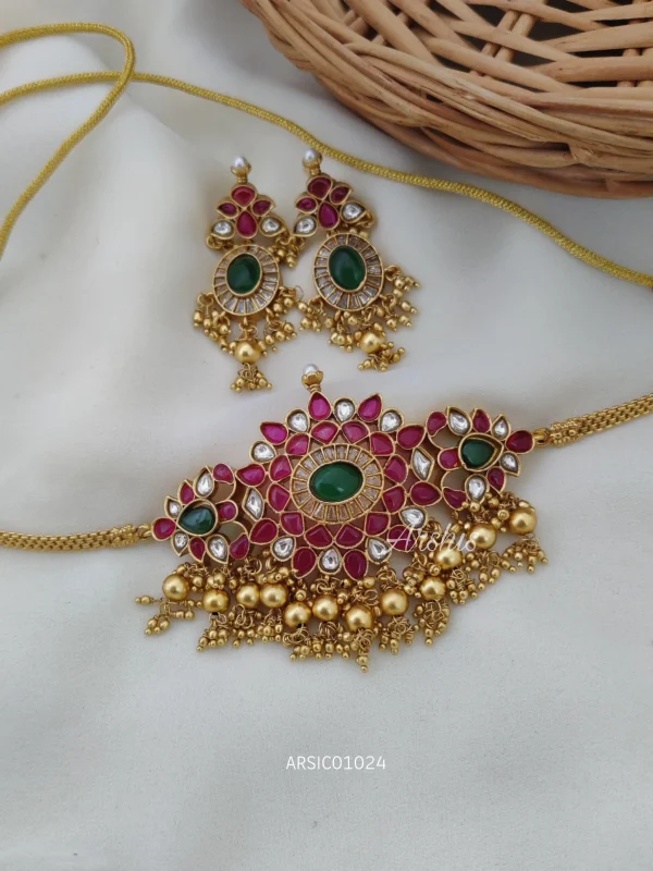 Pure Kemp Stone with Gold Beads Choker