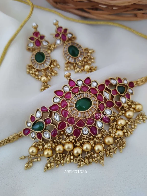Pure Kemp Stone with Gold Beads Choker