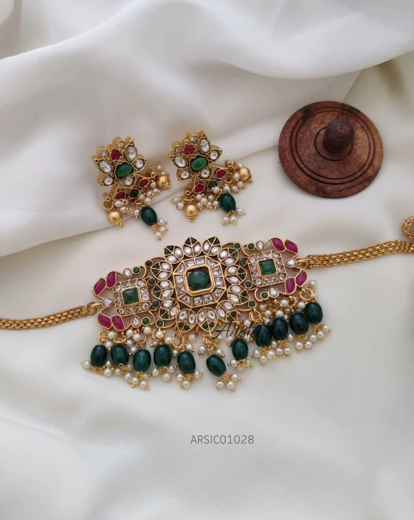 Pure kundan Stone with Green Beads Choker