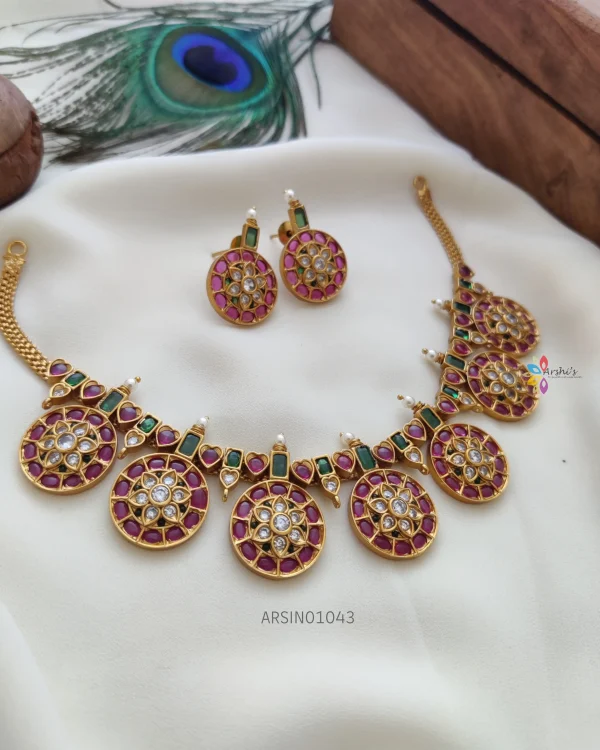 Dazzling Pure Kemp Stone Necklace