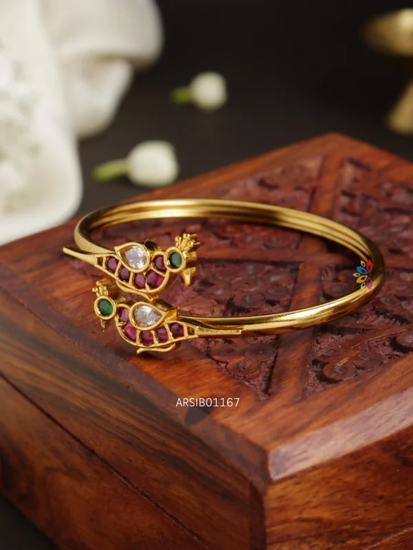 Peacock Design Open Type Bracelet