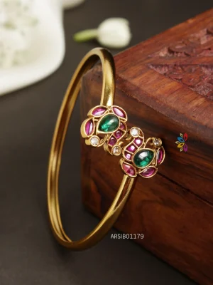 Swan Design Bracelet