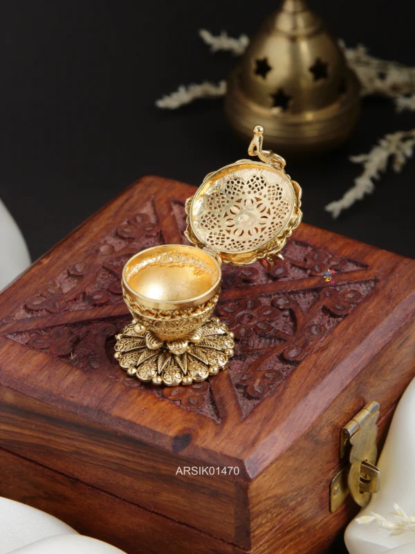 Flower Design Kemp Kumkum Box